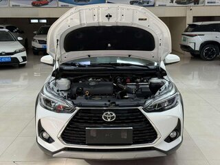 2022 Toyota Yaris L X XP150 Рестайлинг, белый, 970000 рублей, вид 3