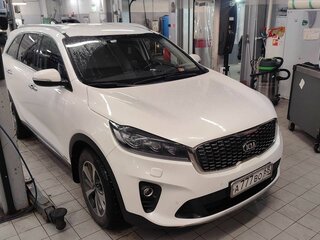 2019 Kia Sorento III Prime Рестайлинг, белый, 3050000 рублей, вид 4