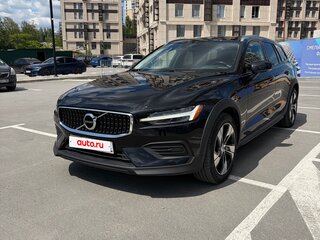 2019 Volvo V60 Cross Country II, чёрный, 3180000 рублей, вид 3