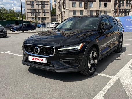 2019 Volvo V60 Cross Country II, чёрный, 3350000 рублей, вид 3