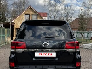 2016 Toyota Land Cruiser 200 Series Рестайлинг 2, чёрный, 7000000 рублей, вид 4