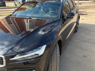 2021 Volvo V60 Cross Country II, чёрный, 4270000 рублей, вид 1
