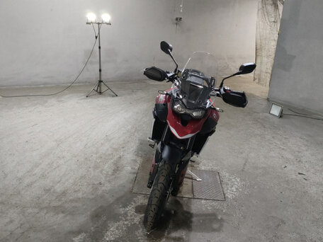 2026 Triumph Tiger 900, красный, 990000 рублей, вид 2