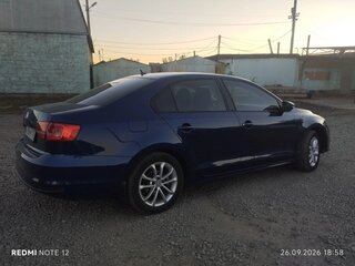 2015 Volkswagen Jetta VI Рестайлинг, синий, 1535000 рублей, вид 5