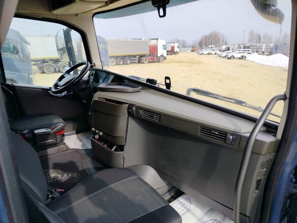 2020 Volvo FH, синий, 7768000 рублей - вид 8