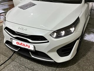 2021 Kia Ceed III Рестайлинг, белый, 2050000 рублей, вид 3
