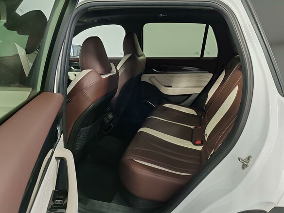 2024 Geely Monjaro I, белый, 3035000 рублей - вид 11