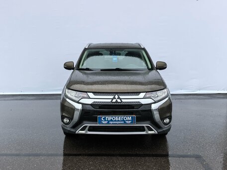 2019 Mitsubishi Outlander III Рестайлинг 3, коричневый, 1820000 рублей, вид 2