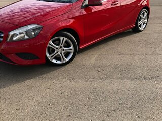 2014 Mercedes-Benz A-Класс 180 III (W176), красный, 1570000 рублей, вид 2