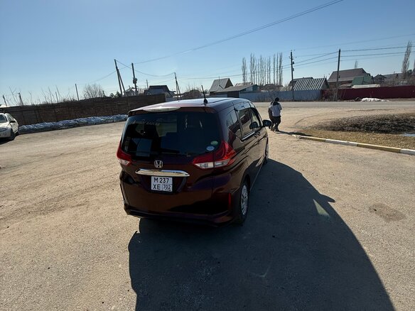 2017 Honda Freed+ II, красный, 1380000 рублей - вид 12