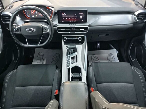 2023 Geely Coolray I, серый, 1640000 рублей - вид 4