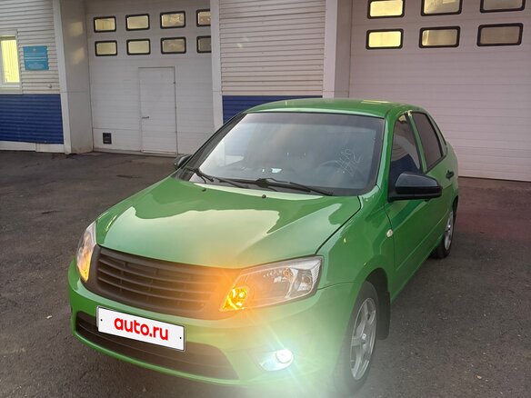 2013 Lada (ВАЗ) Granta I, зелёный