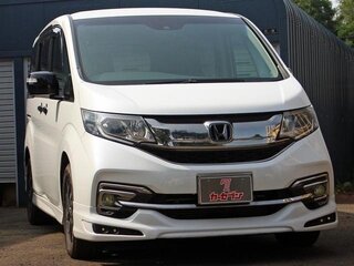 2017 Honda Stepwgn Spada V, белый, 1430000 рублей, вид 4