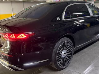 2026 Mercedes-Benz Maybach S-Класс 580 II (Z223) Рестайлинг, чёрный, 37930000 рублей, вид 4