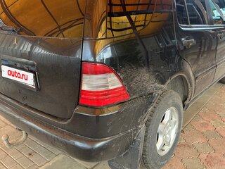 2000 Mercedes-Benz M-Класс 320 I (W163), чёрный, 550000 рублей, вид 3