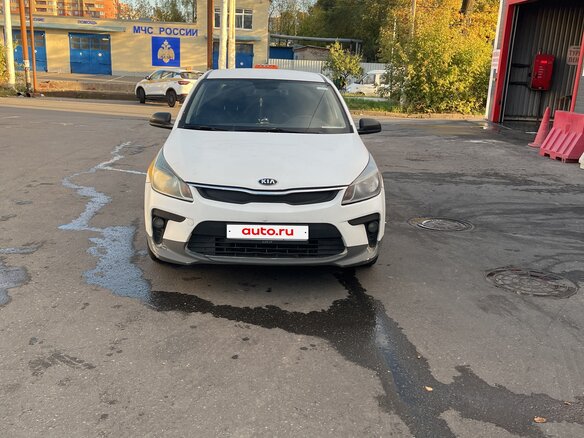 2017 Kia Rio IV, белый - вид 2