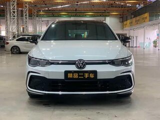 2023 Volkswagen Golf VIII, белый, 2000000 рублей, вид 2