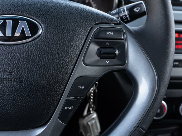 2016 Kia Rio III Рестайлинг, чёрный, 1085000 рублей - вид 12