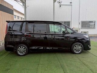 2018 Toyota Esquire I Рестайлинг, чёрный, 2063785 рублей, вид 3
