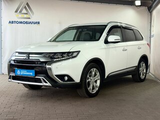2020 Mitsubishi Outlander III Рестайлинг 3, белый, 2449000 рублей, вид 1