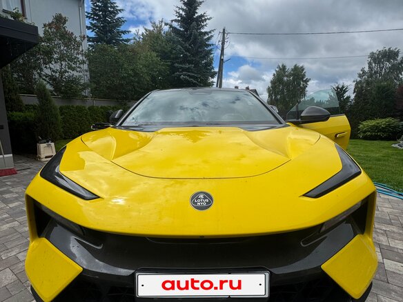 2023 Lotus Eletre R, жёлтый