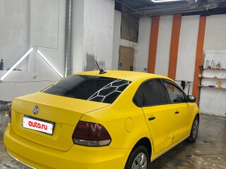 2017 Volkswagen Polo V Рестайлинг, жёлтый, 450000 рублей, вид 3