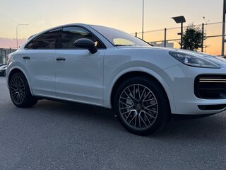 2020 Porsche Cayenne Turbo III, белый, 9100000 рублей, вид 3