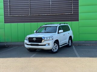 2016 Toyota Land Cruiser 200 Series Рестайлинг 2, белый, 4390000 рублей, вид 1