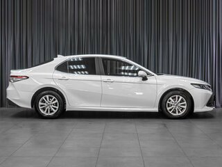2019 Toyota Camry VIII (XV70), белый, 1979000 рублей, вид 5