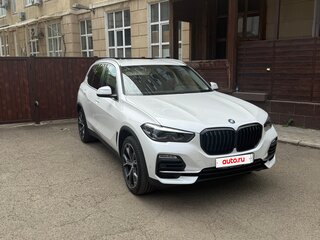 2020 BMW X5 25d IV (G05/G18), белый, 6500000 рублей, вид 3