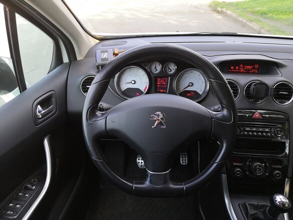 2011 Peugeot 308 I Рестайлинг, белый, 700000 рублей - вид 8