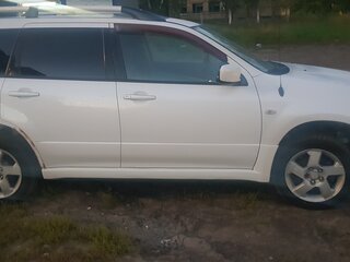 2002 Mitsubishi Outlander I, белый, 380000 рублей, вид 2