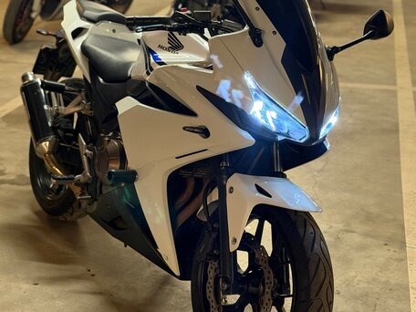 2017 Honda CBR 400R, белый, 500000 рублей, вид 1