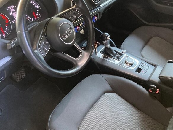 2017 Audi A3 III (8V) Рестайлинг, серый, 2175000 рублей - вид 6