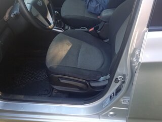 2012 Hyundai Solaris I, серебристый, 600000 рублей, вид 4