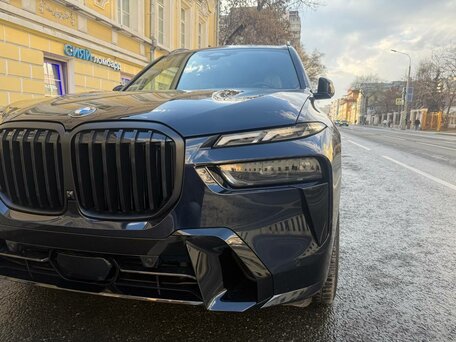 2025 BMW X7 40i I (G07) Рестайлинг, чёрный, 13549000 рублей, вид 5
