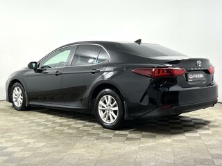 2021 Toyota Camry VIII (XV70), чёрный, 1914900 рублей, вид 2