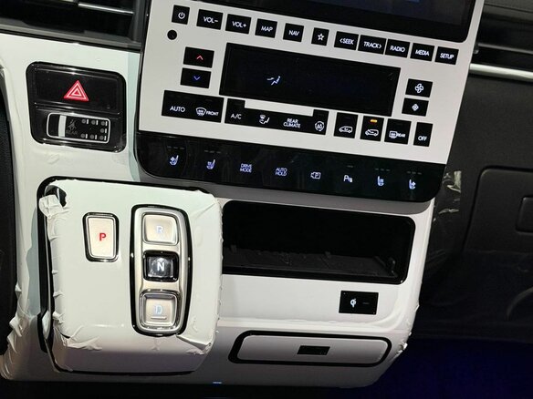 2025 Hyundai Staria I, белый, 9890000 рублей - вид 13