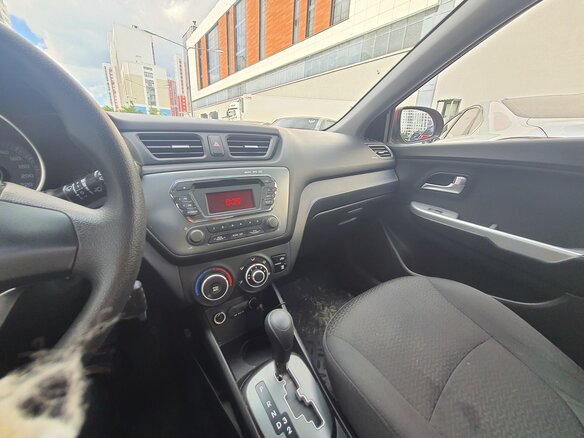 2012 Kia Rio 4-speed III, розовый, 999999 рублей - вид 18