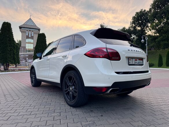 2011 Porsche Cayenne Diesel II (958), белый, 2200000 рублей - вид 9