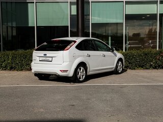 2011 Ford Focus II Рестайлинг, белый, 480000 рублей, вид 2