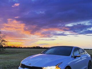 2020 Kia K5 III, белый, 2600000 рублей, вид 1