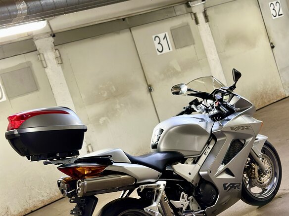 2007 Honda VFR 800, серый, 600000 рублей - вид 8