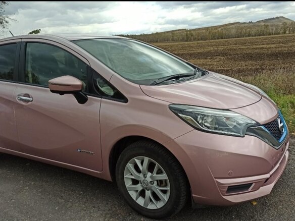 2016 Nissan Note e-Power II Рестайлинг, красный, 920000 рублей