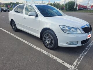 2012 Skoda Octavia II (A5) Рестайлинг, белый, 1050000 рублей, вид 1