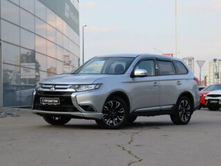 2018 Mitsubishi Outlander III Рестайлинг 2, серебристый, 1711500 рублей, вид 1