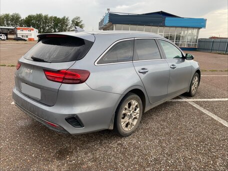 2021 Kia Ceed III Рестайлинг, серый, 1670000 рублей, вид 4