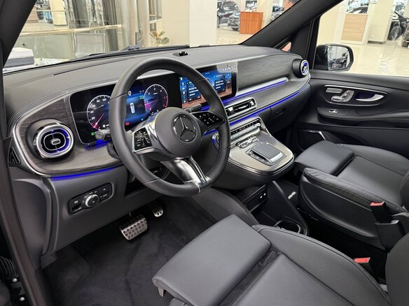 2026 Mercedes-Benz V-Класс 300 d экстра длинный III (W447) Рестайлинг 2, чёрный - вид 7
