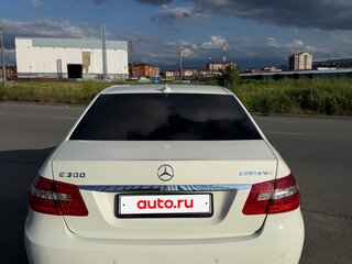 2011 Mercedes-Benz E-Класс 200 5G-Tronic IV (W212, S212, C207), белый, 1390000 рублей, вид 4