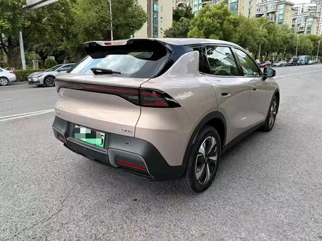 2026 Changan Qiyuan Q05 51.9 kWh II, розовый, 2050000 рублей, вид 4